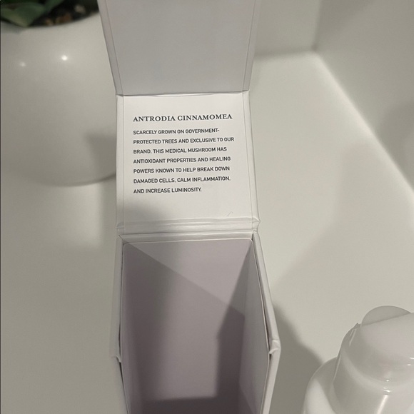 HANACURE: Brand New Facial Emulsion Cream - Picture 3 of 6